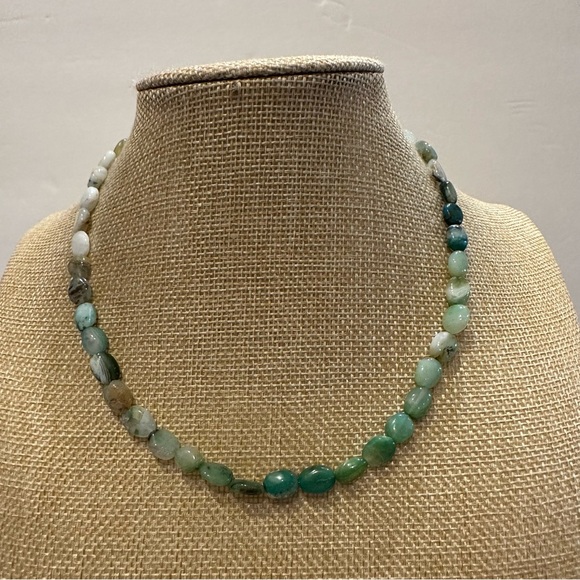 Gorgeous Genuine Gemstone Necklace- polished green w/ sterling silver clasp - Picture 2 of 7
